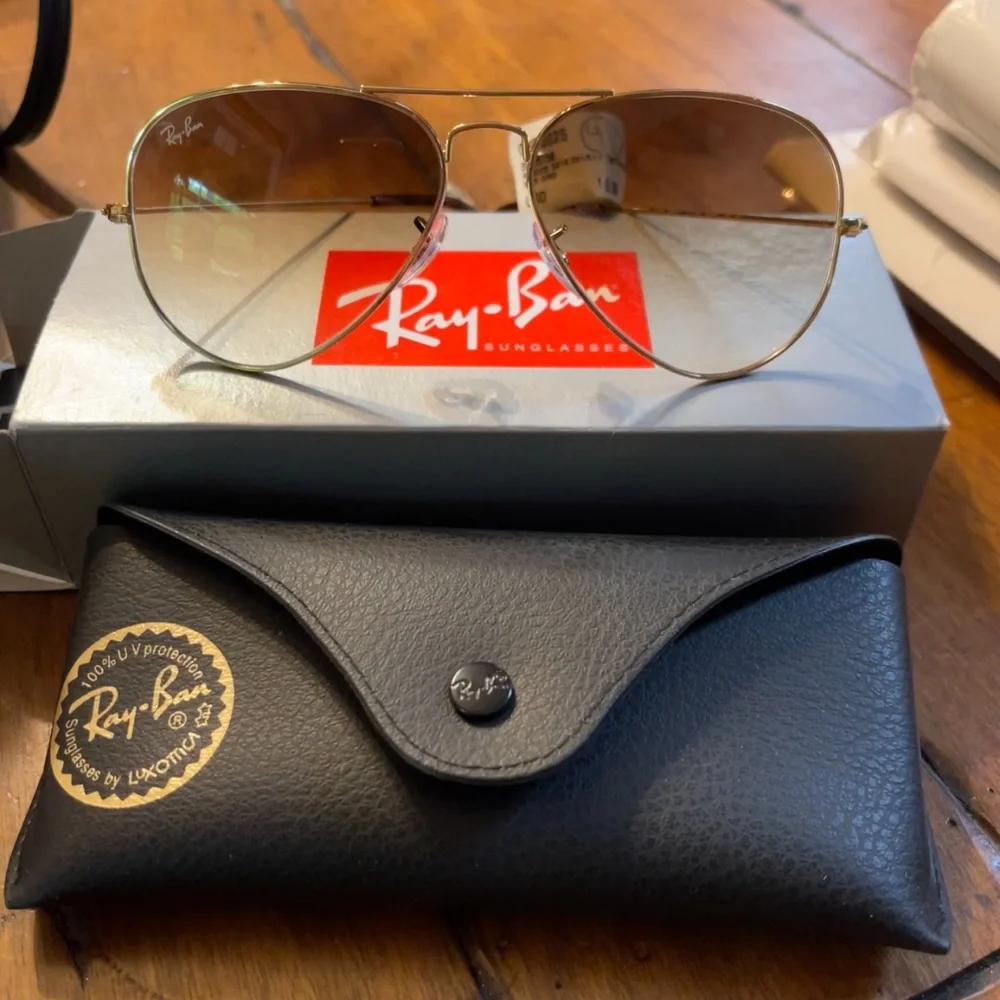 Ray-Ban Gold Brown Aviator Sunglasses - Picture 4 of 4